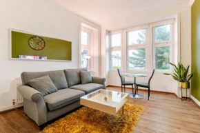 Newly Furnished Flat 4 Minutes Walk To Metro